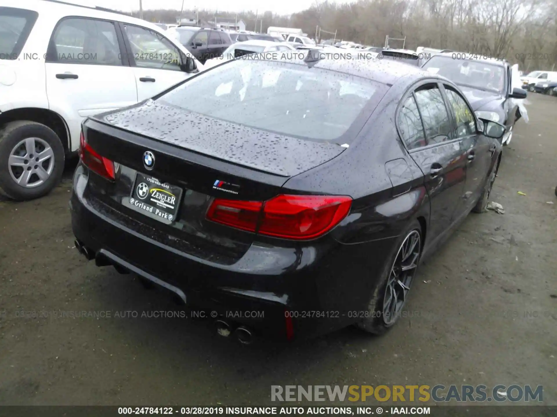 4 Photograph of a damaged car WBSJF0C54KB284162 BMW M5 2019