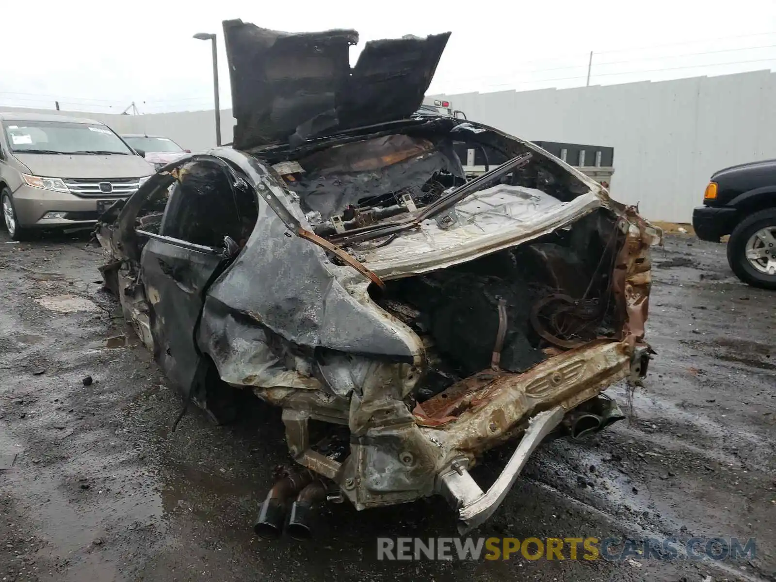 3 Photograph of a damaged car WBSJF0C54KB446775 BMW M5 2019