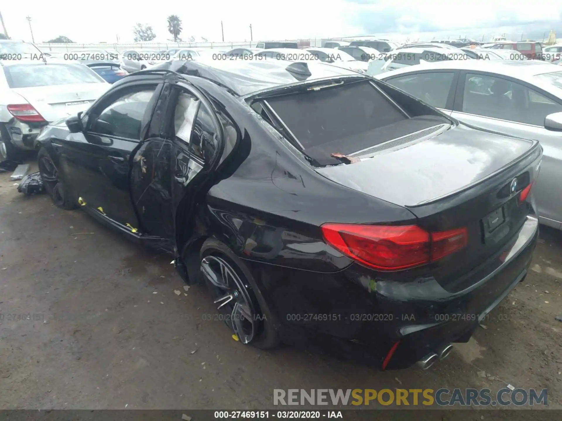 3 Фотография поврежденного автомобиля WBSJF0C56KB448379 BMW M5 2019