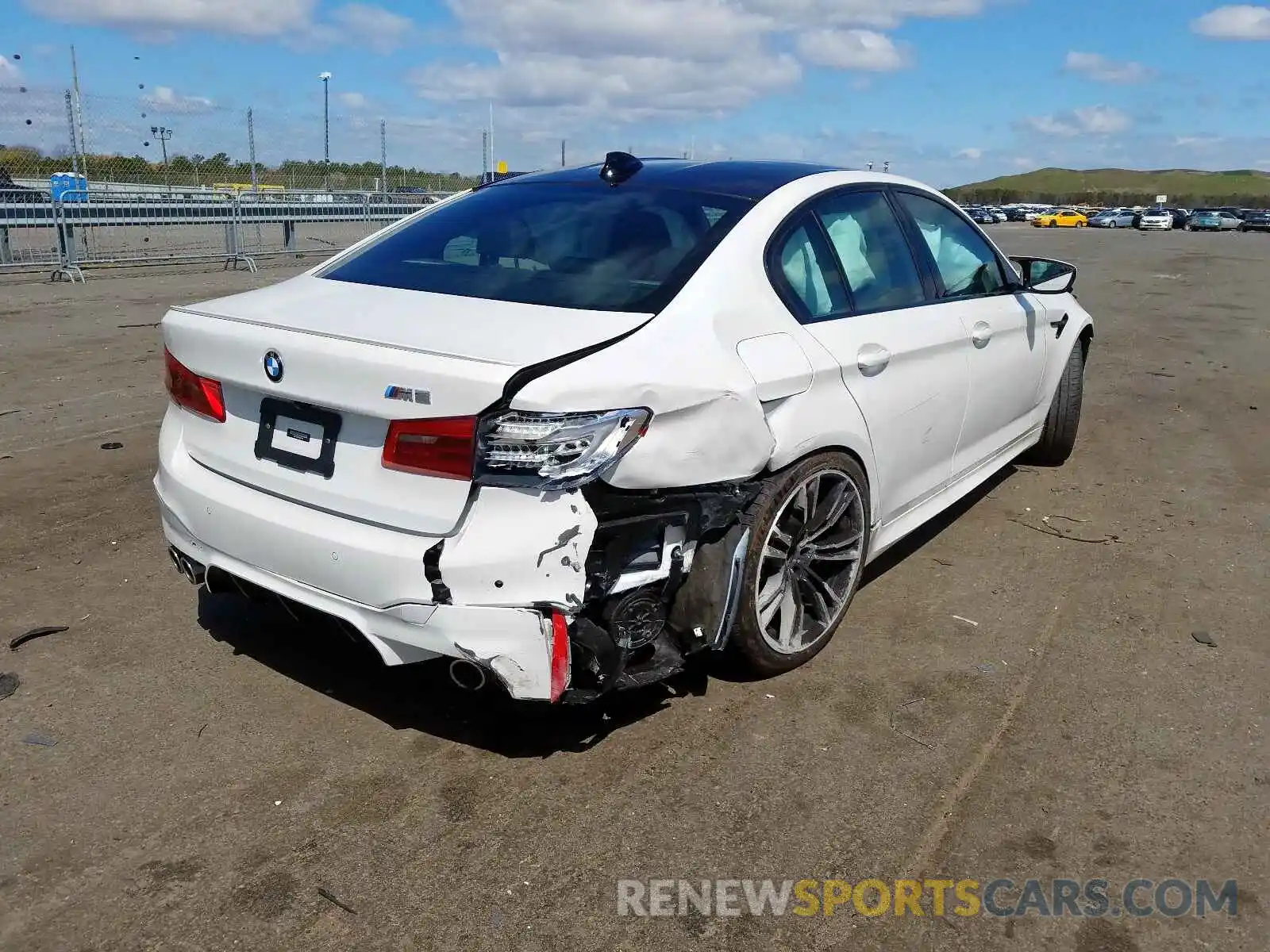 4 Фотография поврежденного автомобиля WBSJF0C58KB447962 BMW M5 2019
