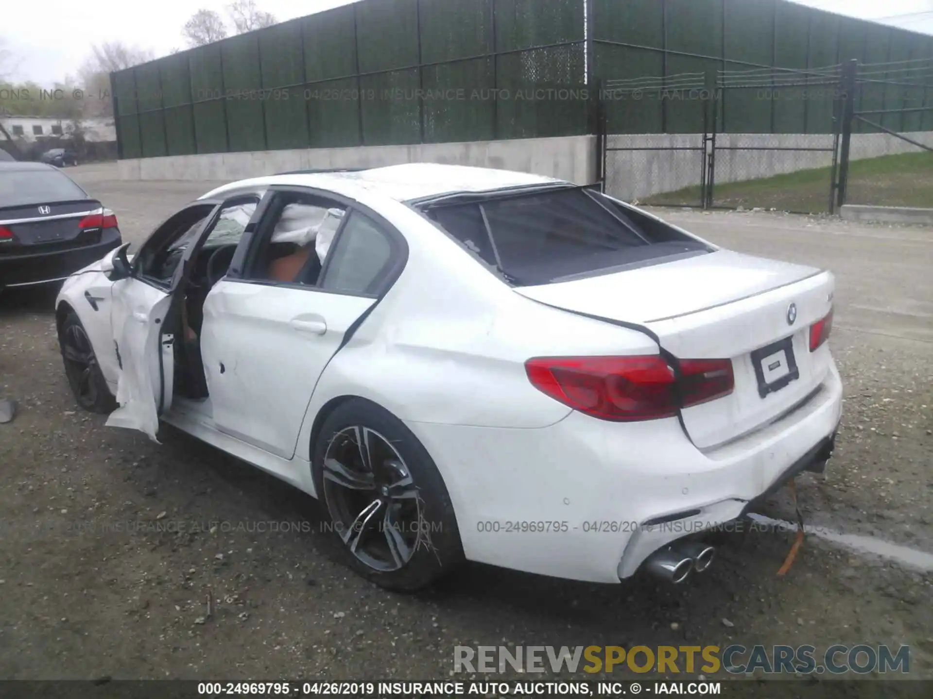 3 Photograph of a damaged car WBSJF0C59KB284190 BMW M5 2019