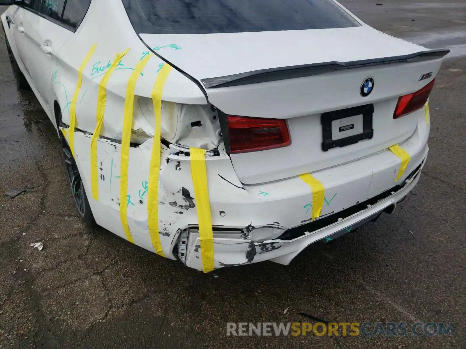 9 Photograph of a damaged car WBSJF0C59KB284934 BMW M5 2019