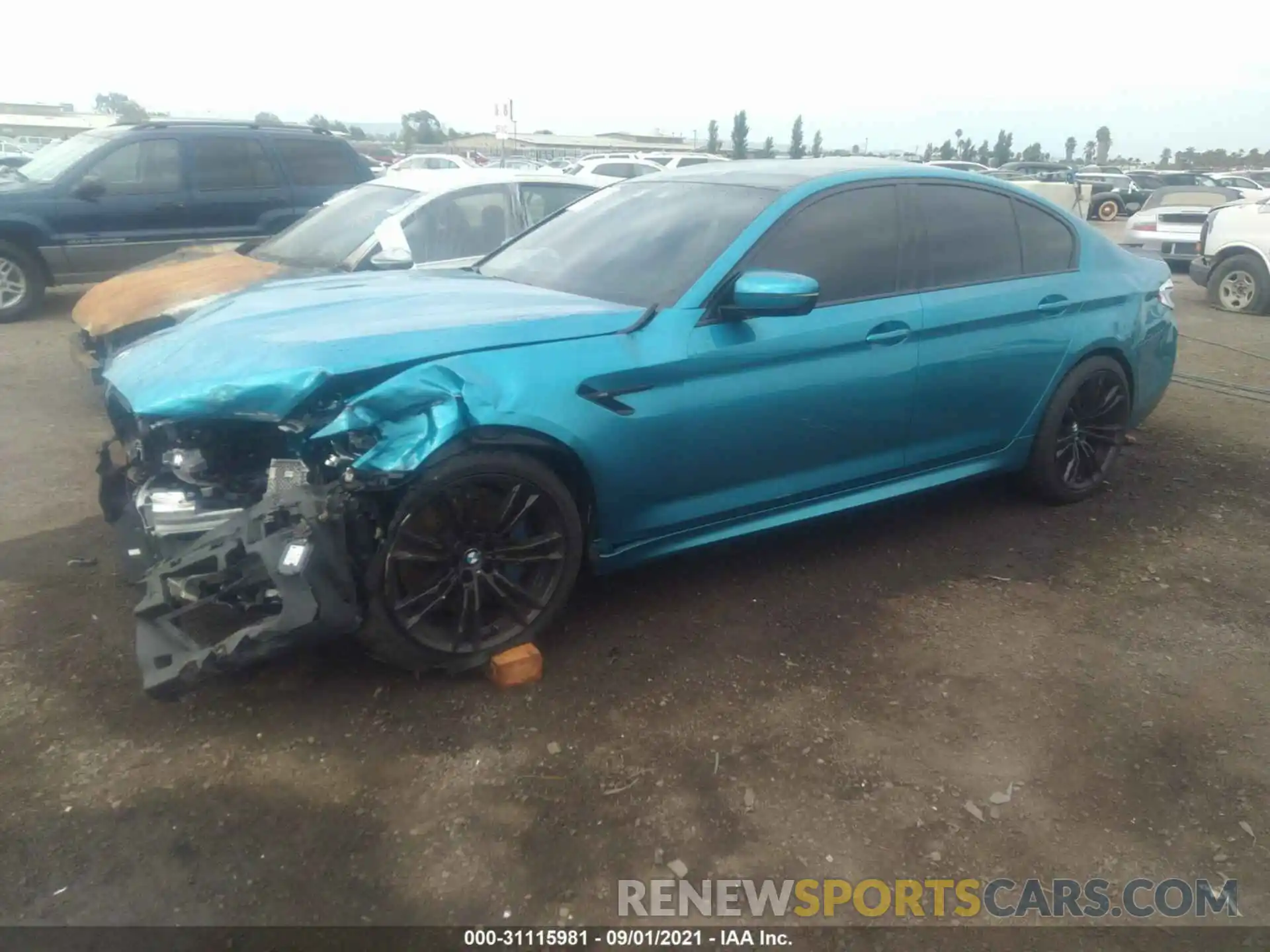 2 Фотография поврежденного автомобиля WBSJF0C59KB285064 BMW M5 2019