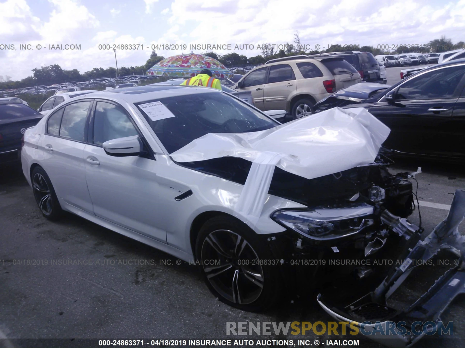 1 Photograph of a damaged car WBSJF0C5XKB284196 BMW M5 2019