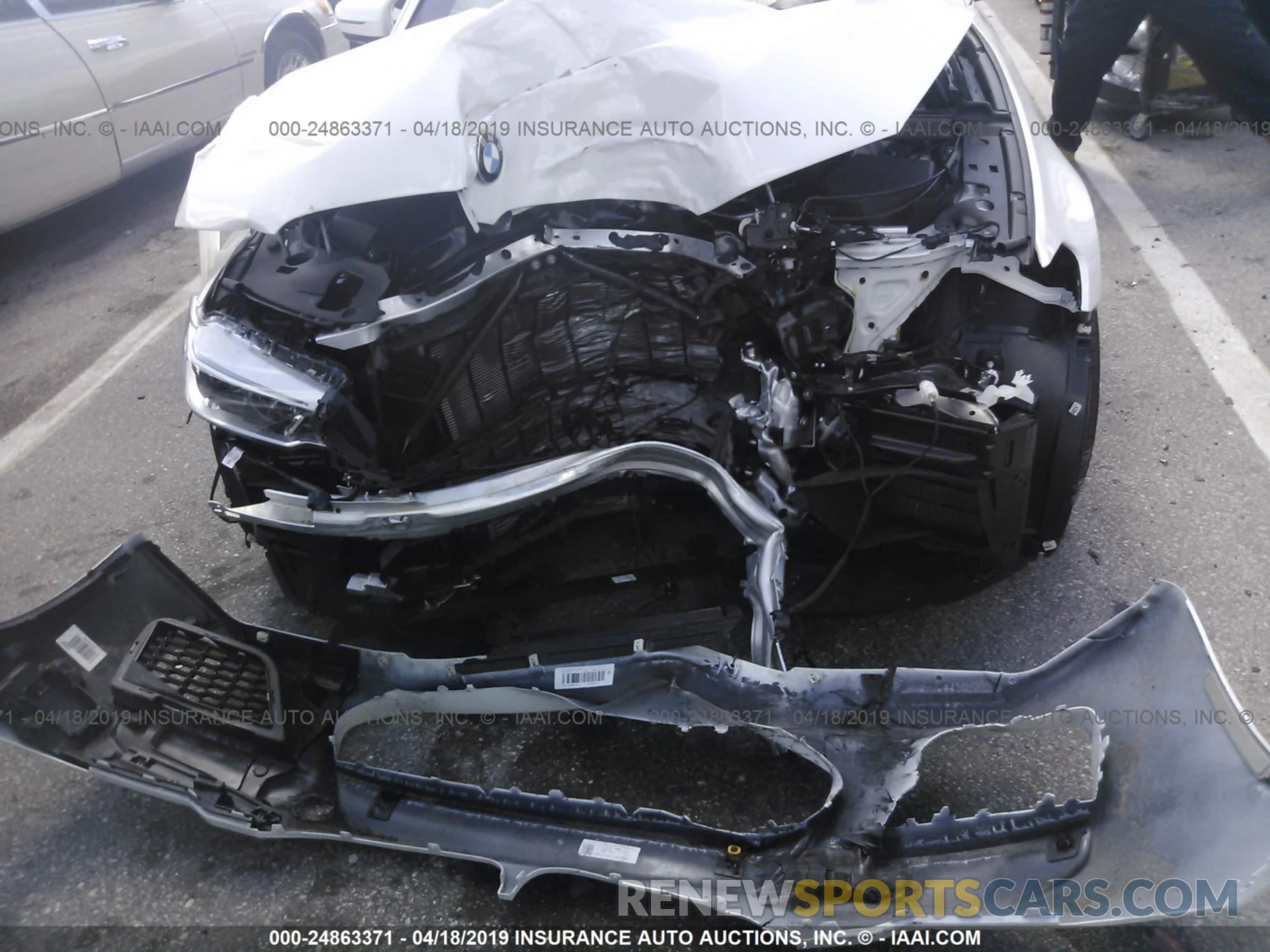 6 Photograph of a damaged car WBSJF0C5XKB284196 BMW M5 2019