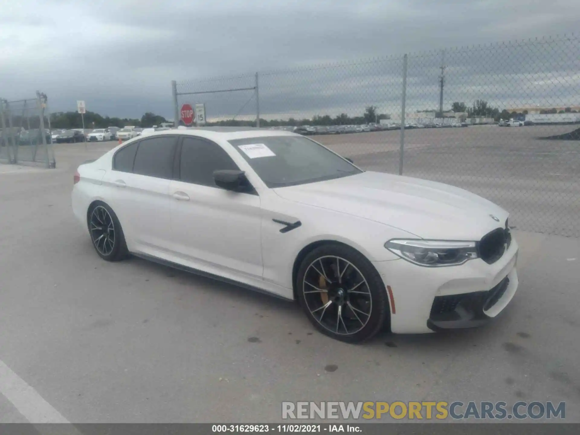 1 Photograph of a damaged car WBSJF0C5XKB285624 BMW M5 2019