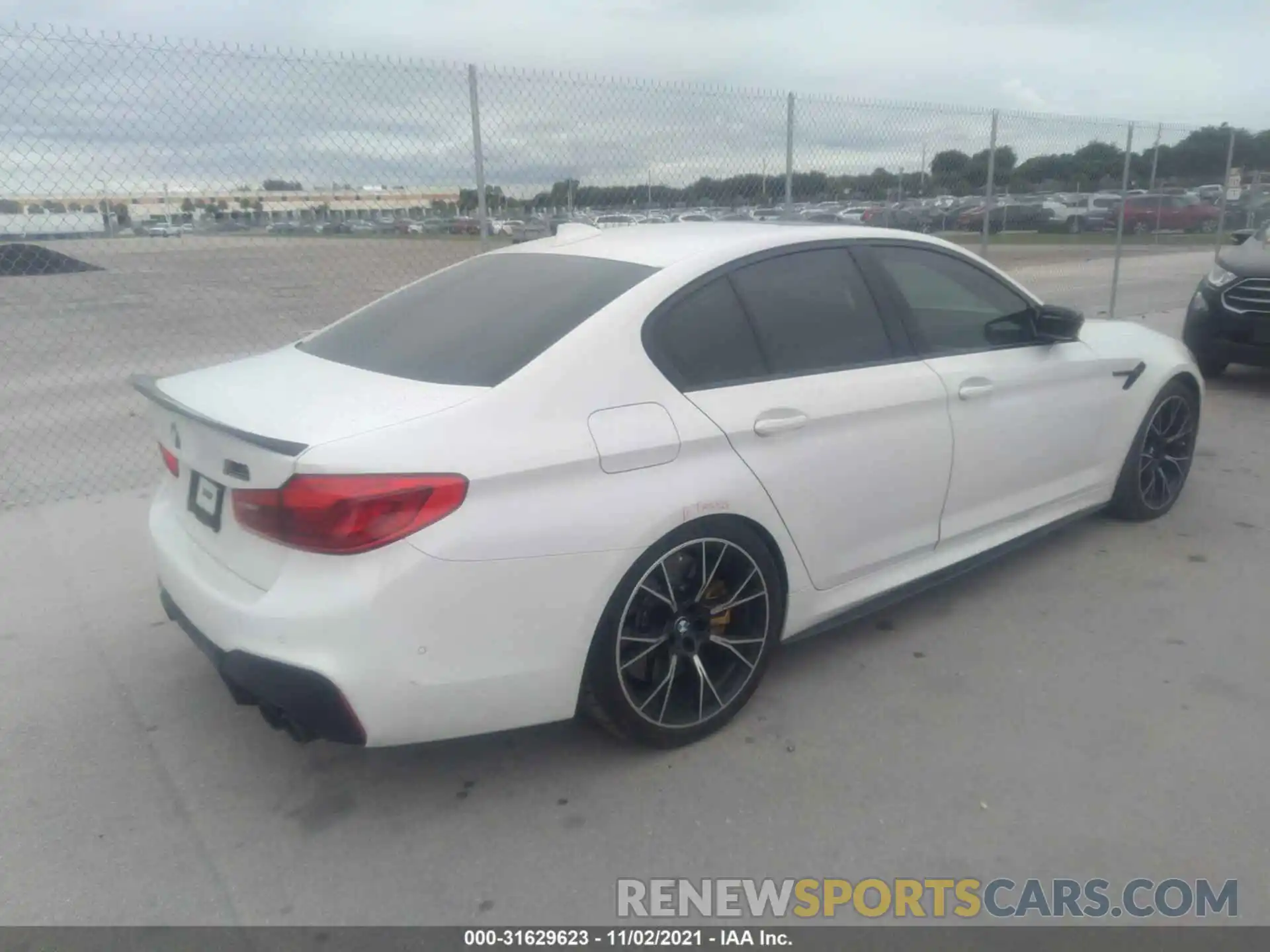 4 Photograph of a damaged car WBSJF0C5XKB285624 BMW M5 2019