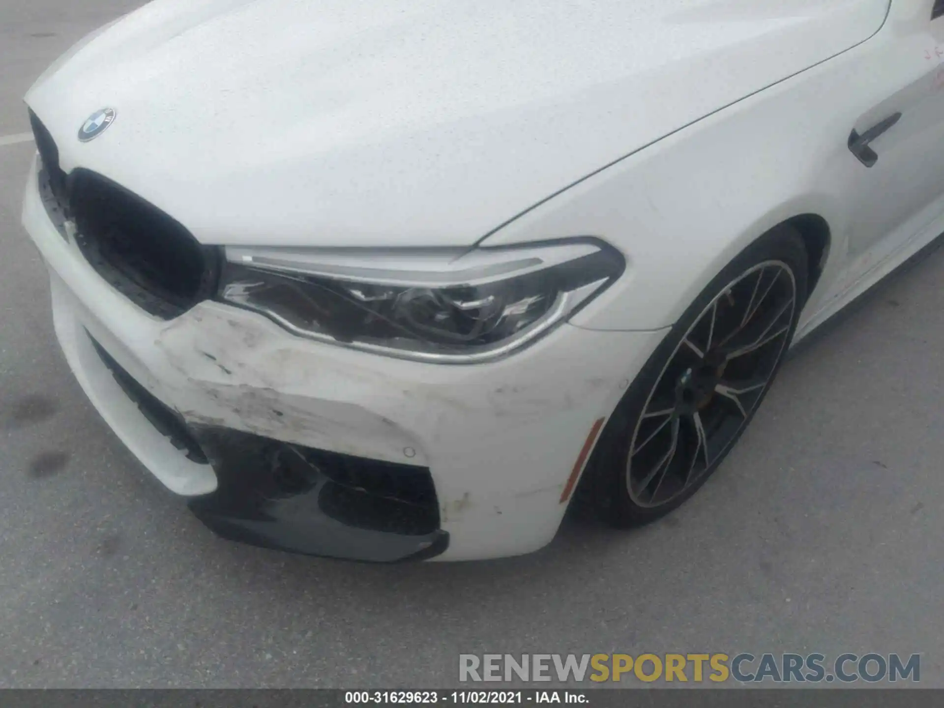 6 Photograph of a damaged car WBSJF0C5XKB285624 BMW M5 2019