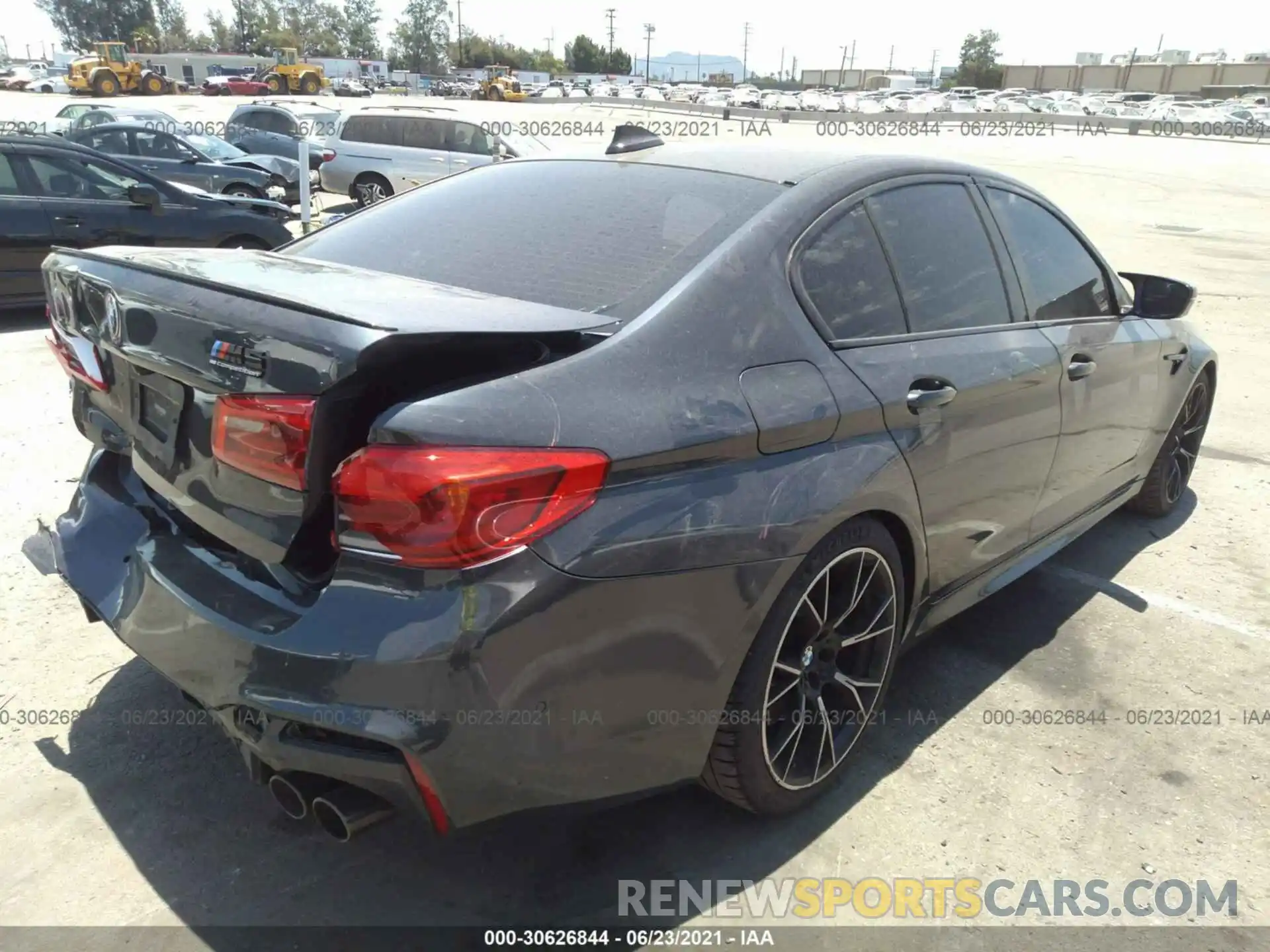 4 Photograph of a damaged car WBSJF0C5XKB446621 BMW M5 2019