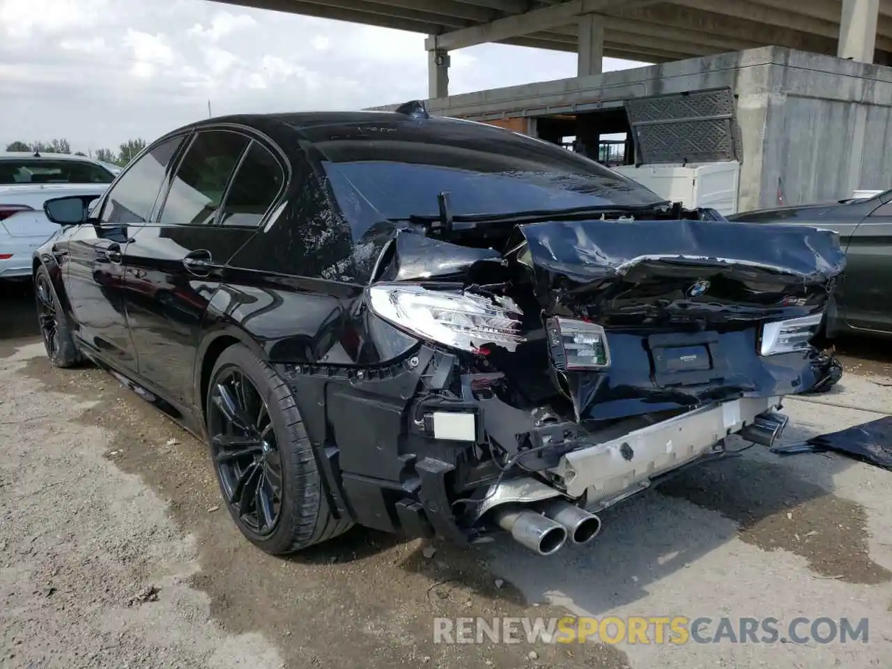 3 Photograph of a damaged car WBSJF0C07LCE18200 BMW M5 2020