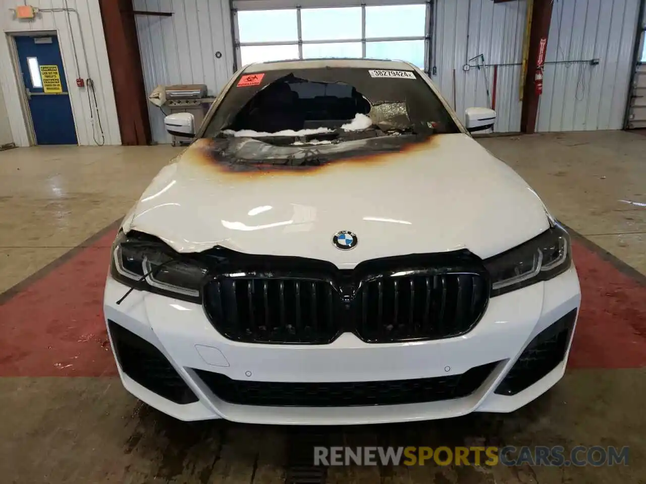 5 Photograph of a damaged car WBA13BK01MCG67345 BMW M5 2021