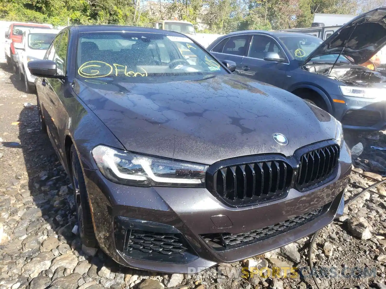 1 Photograph of a damaged car WBA13BK01MCH16172 BMW M5 2021