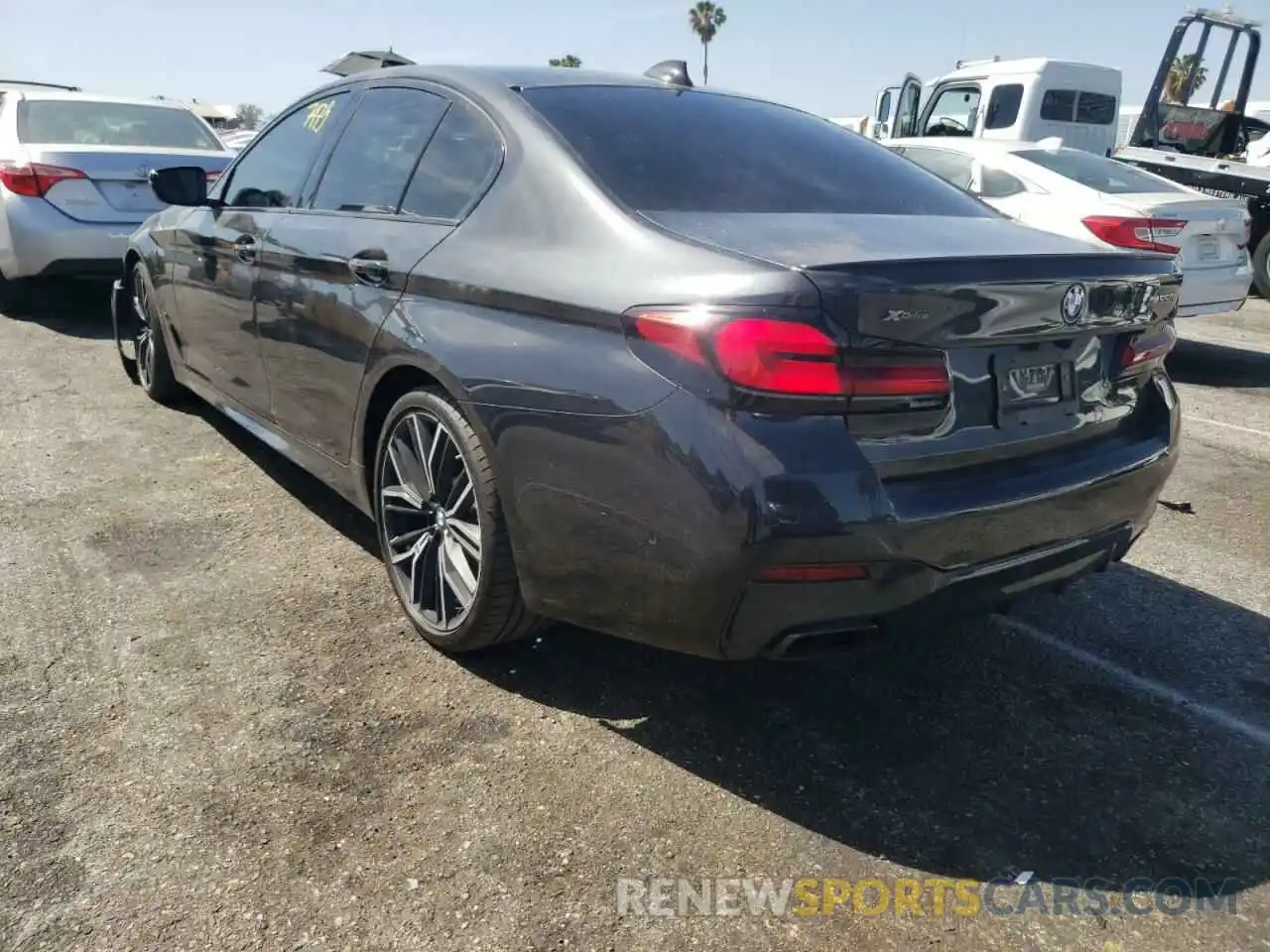 3 Photograph of a damaged car WBA13BK06MCG98705 BMW M5 2021