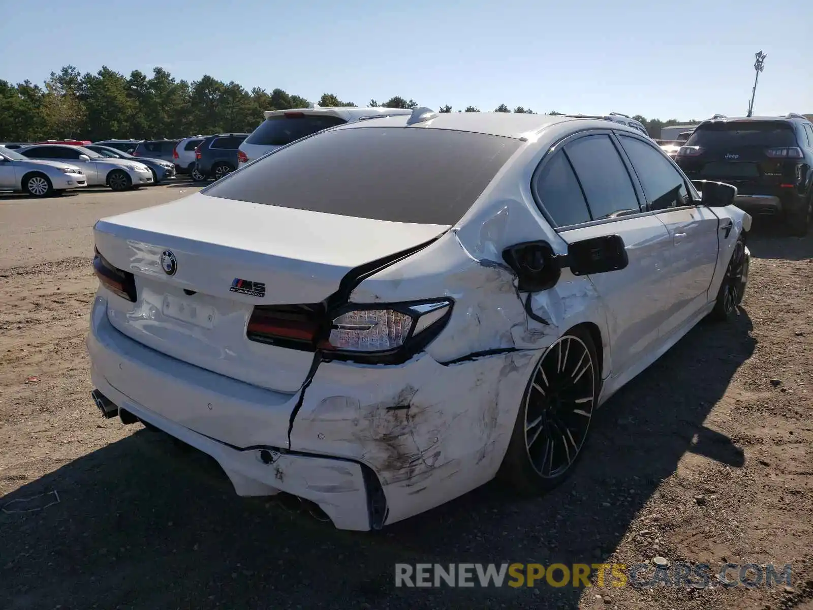 4 Photograph of a damaged car WBS83CH00MCF47298 BMW M5 2021