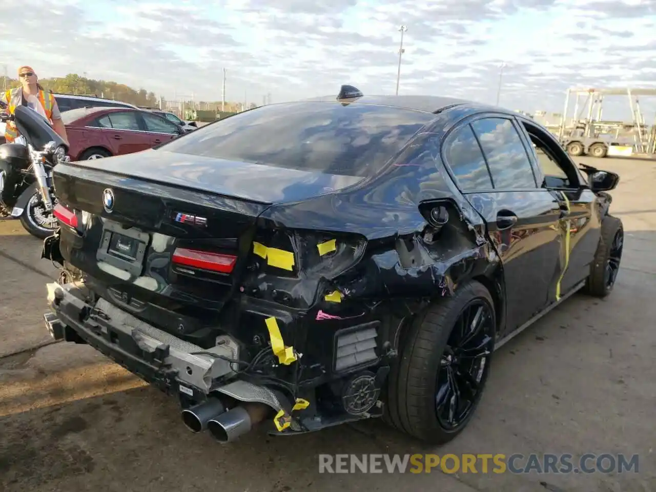 4 Photograph of a damaged car WBS83CH01MCF26346 BMW M5 2021