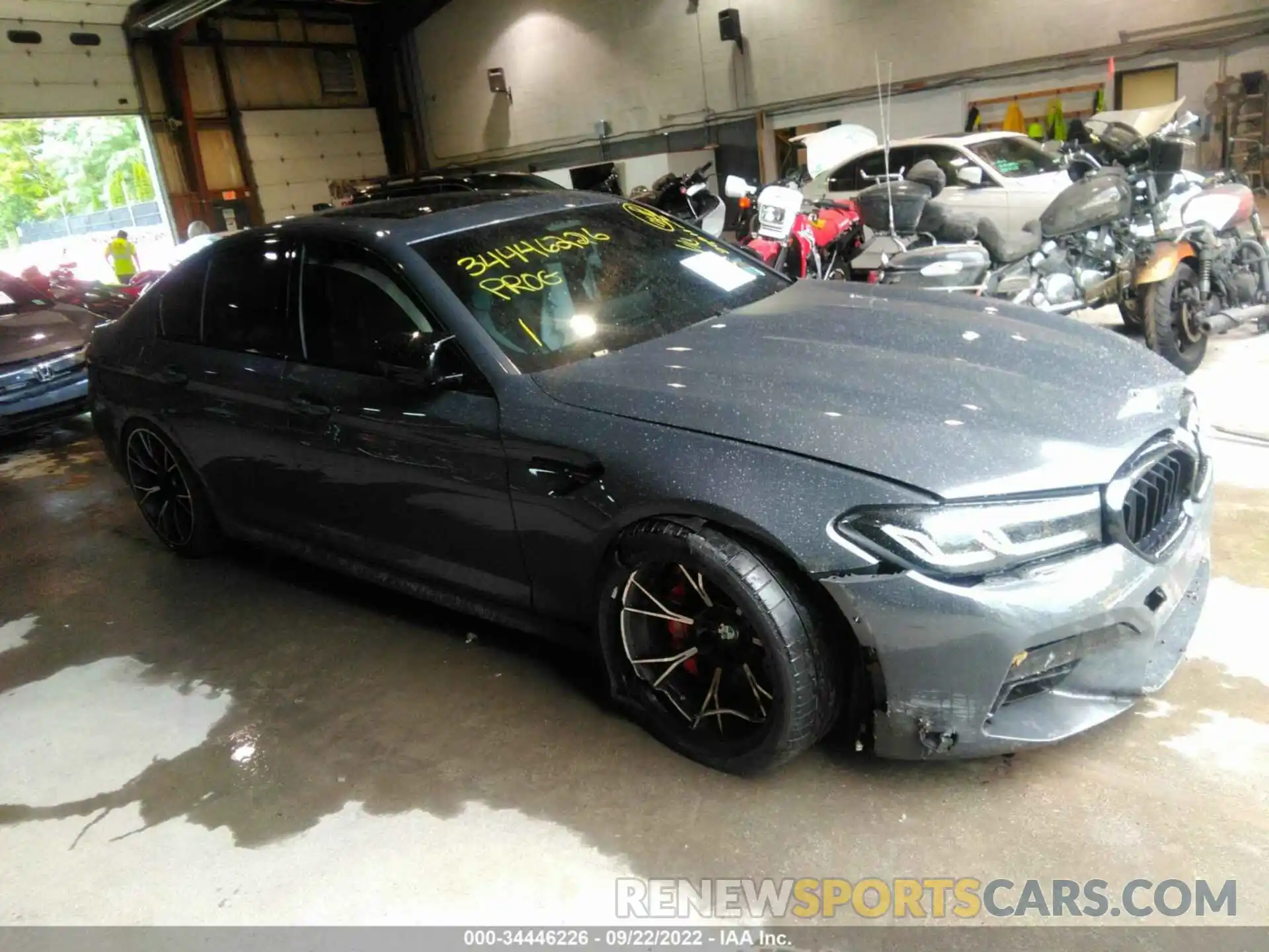 1 Photograph of a damaged car WBS83CH01MCF33202 BMW M5 2021