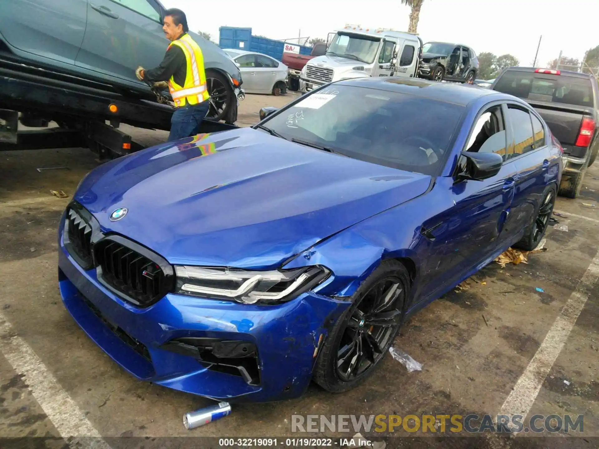 2 Photograph of a damaged car WBS83CH01MCH24795 BMW M5 2021