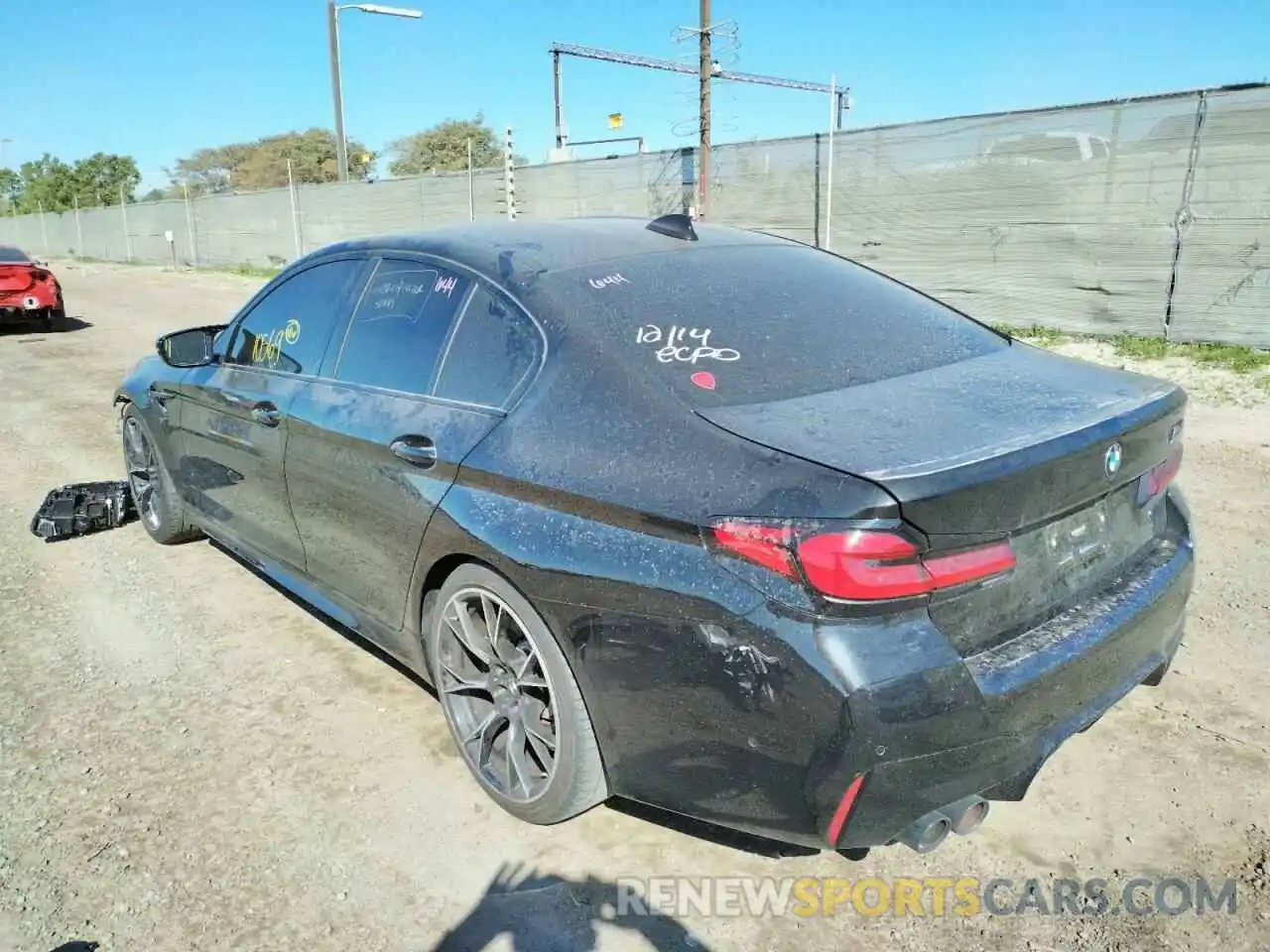 3 Photograph of a damaged car WBS83CH06MCF71119 BMW M5 2021