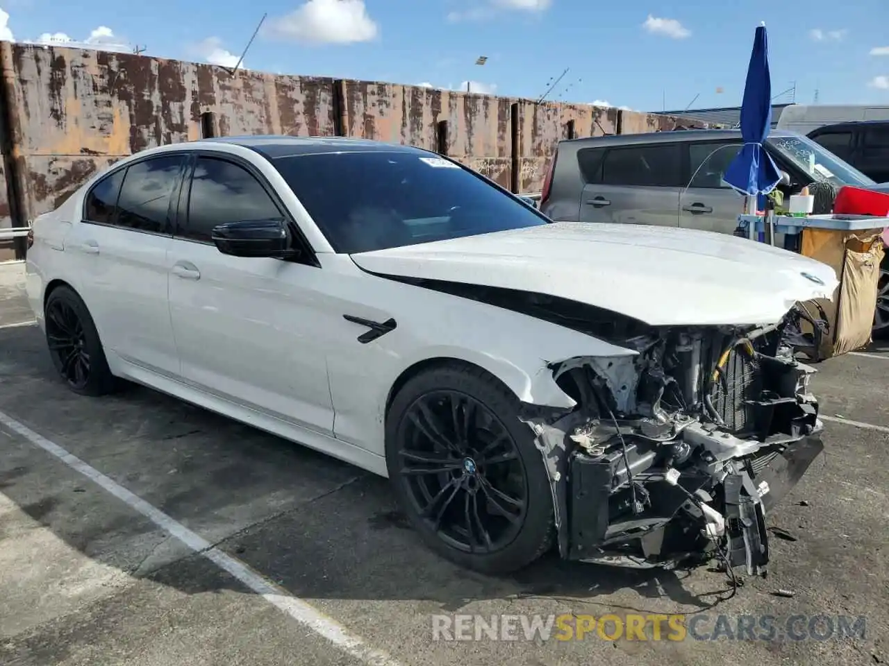 4 Photograph of a damaged car WBS83CH06MCG00652 BMW M5 2021