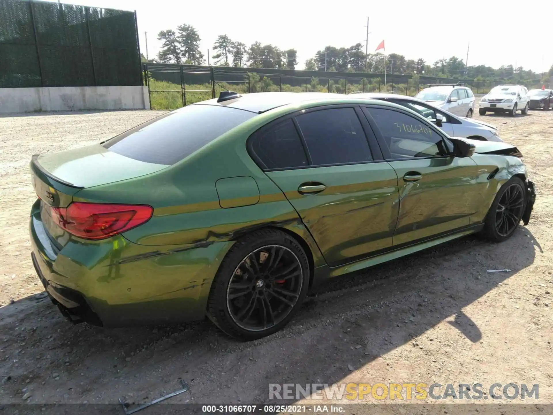 4 Photograph of a damaged car WBS83CH07MCF26108 BMW M5 2021