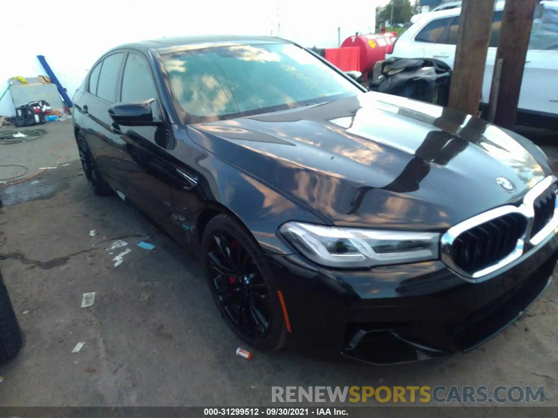 1 Photograph of a damaged car WBS83CH07MCG89017 BMW M5 2021