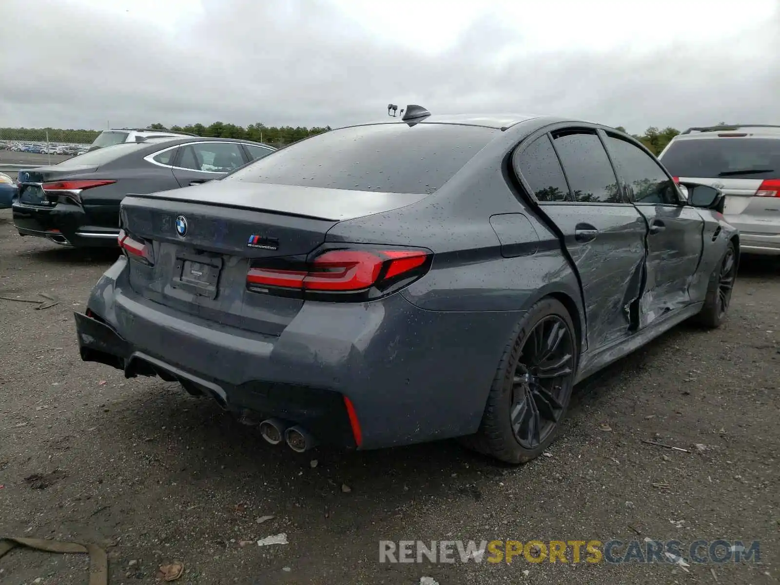 4 Photograph of a damaged car WBS83CH08MCF03646 BMW M5 2021