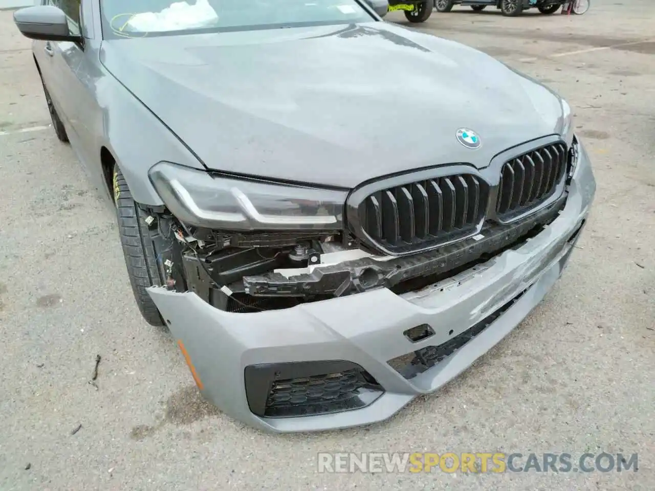 9 Photograph of a damaged car WBA13BK00NCJ25118 BMW M5 2022