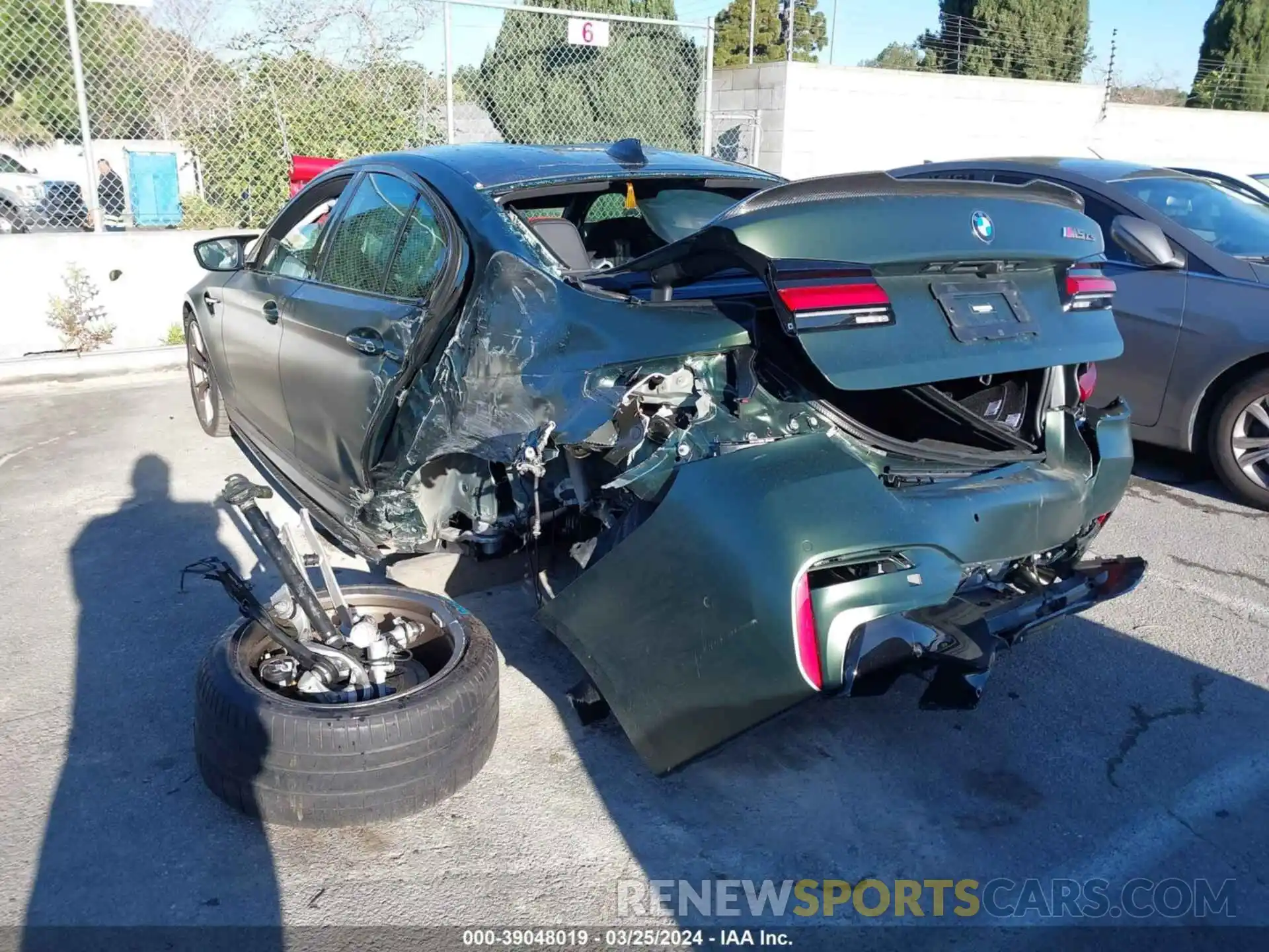 3 Photograph of a damaged car WBS73CH02NCJ35152 BMW M5 2022