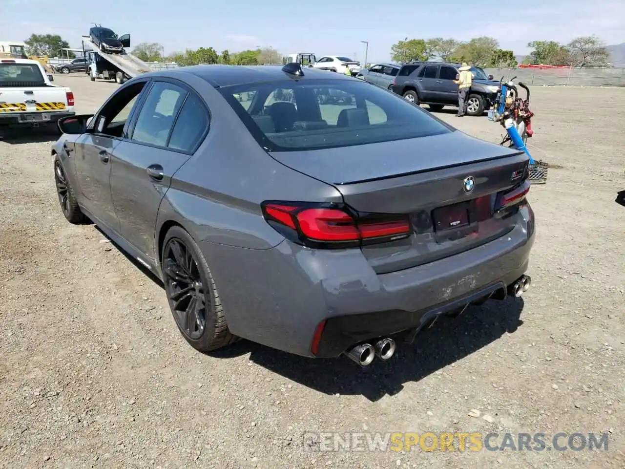 3 Photograph of a damaged car WBS83CH05NCJ87220 BMW M5 2022