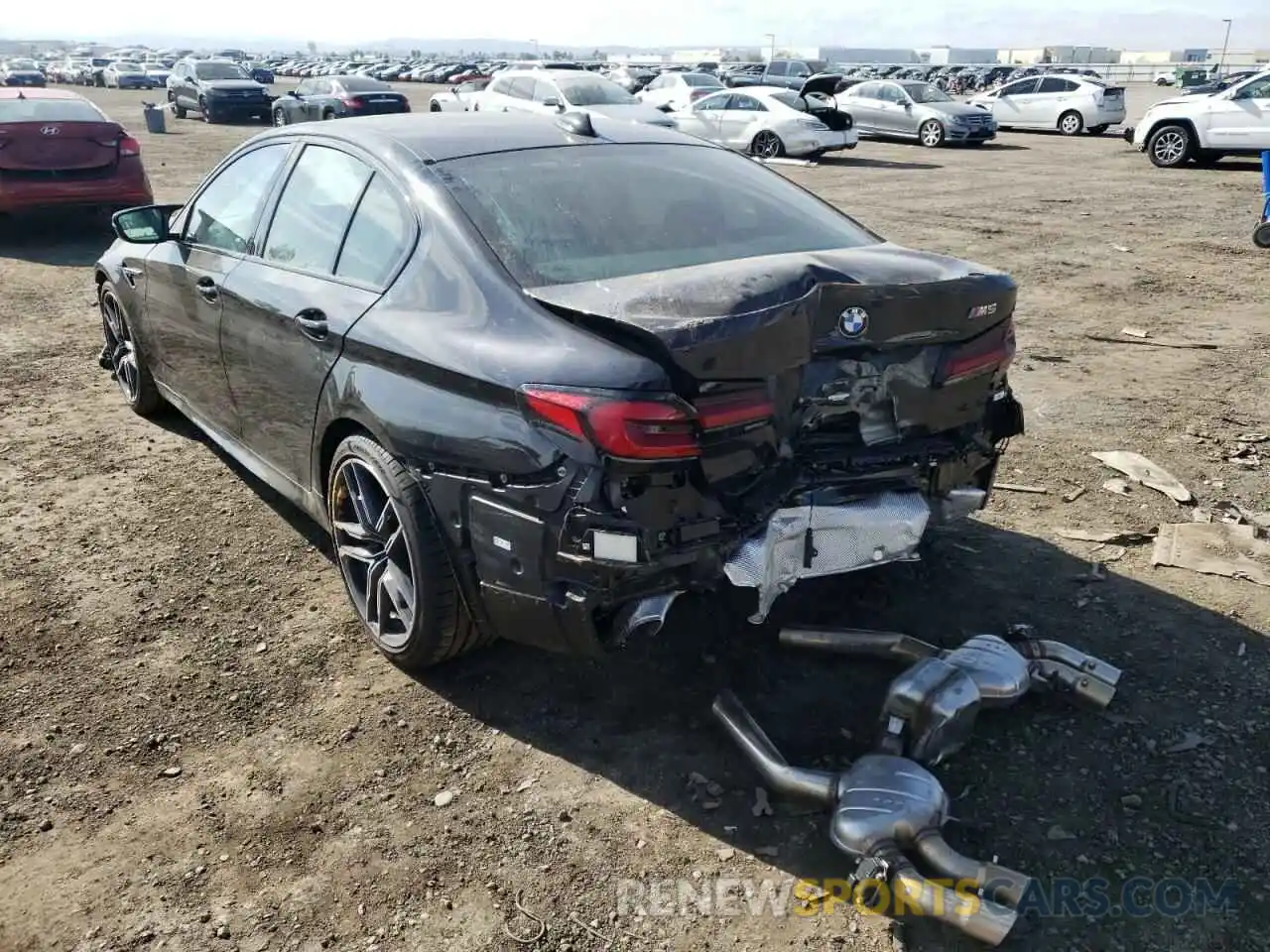 3 Photograph of a damaged car WBS83CH09NCH80582 BMW M5 2022