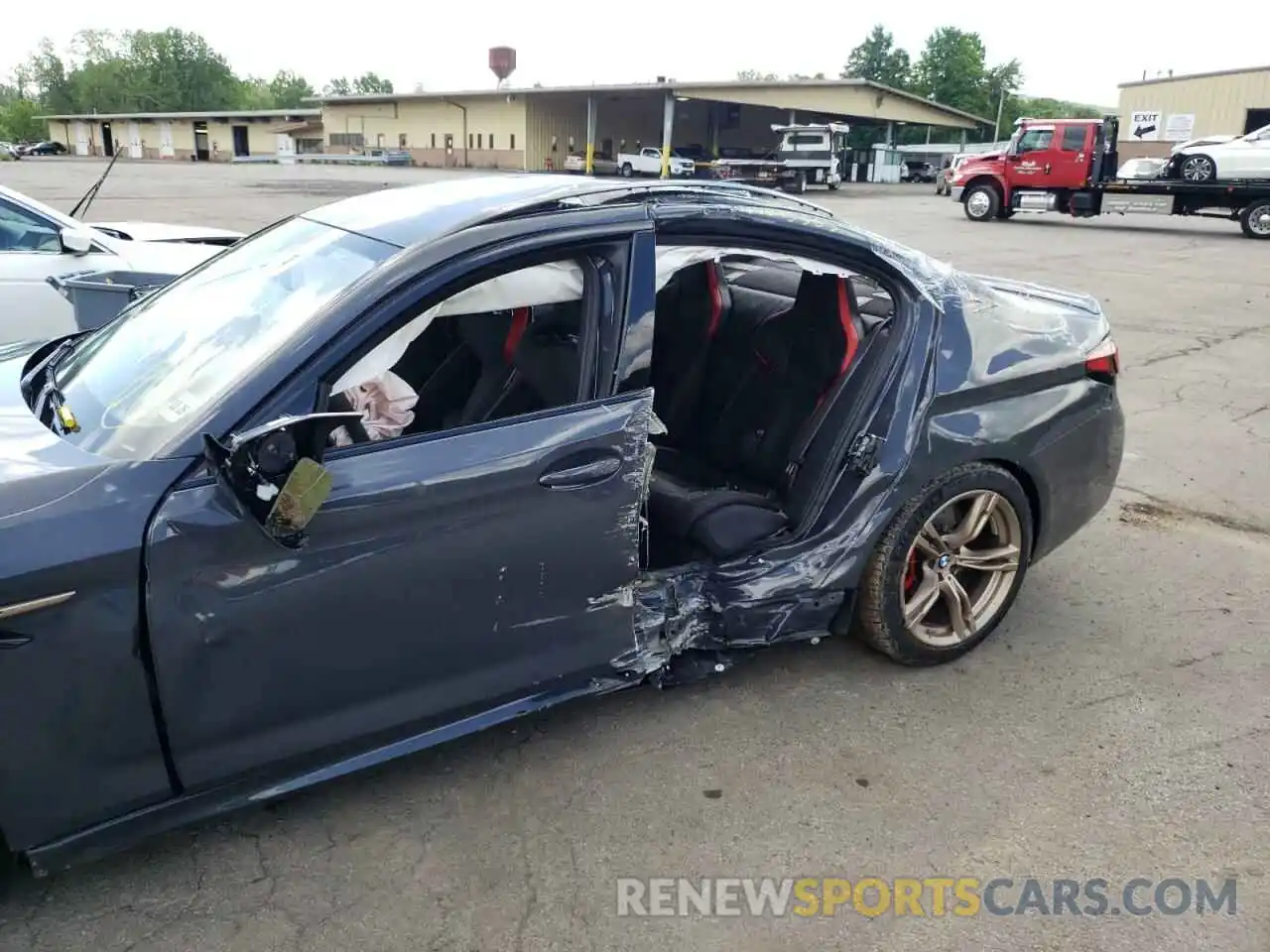 9 Photograph of a damaged car WBS73CH00NCJ05972 BMW M5 CS 2022