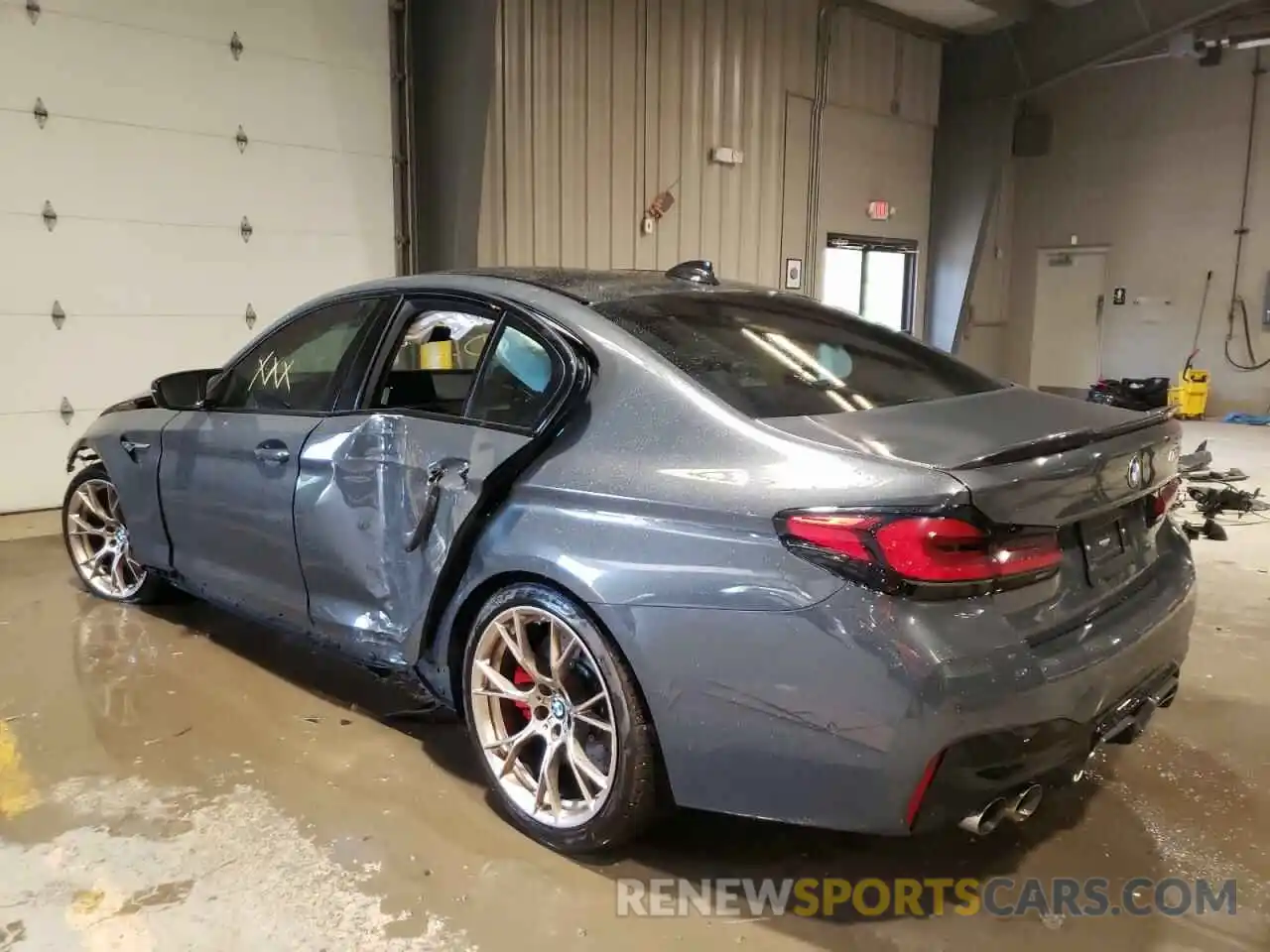 3 Photograph of a damaged car WBS73CH04NCH61367 BMW M5 CS 2022