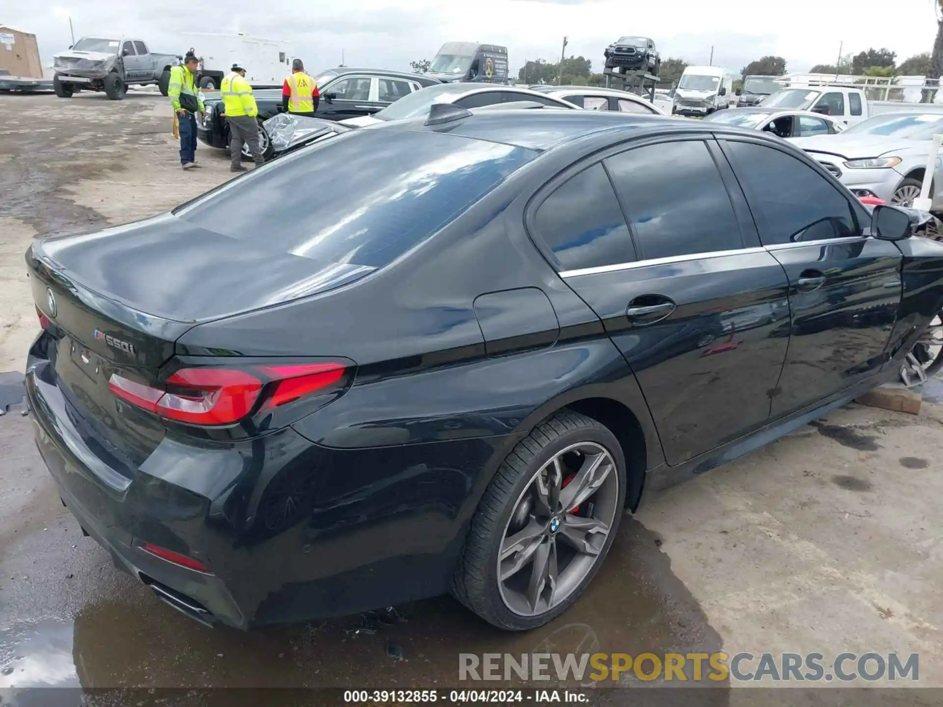 4 Photograph of a damaged car WBA13BK09NCL01714 BMW M550 2022