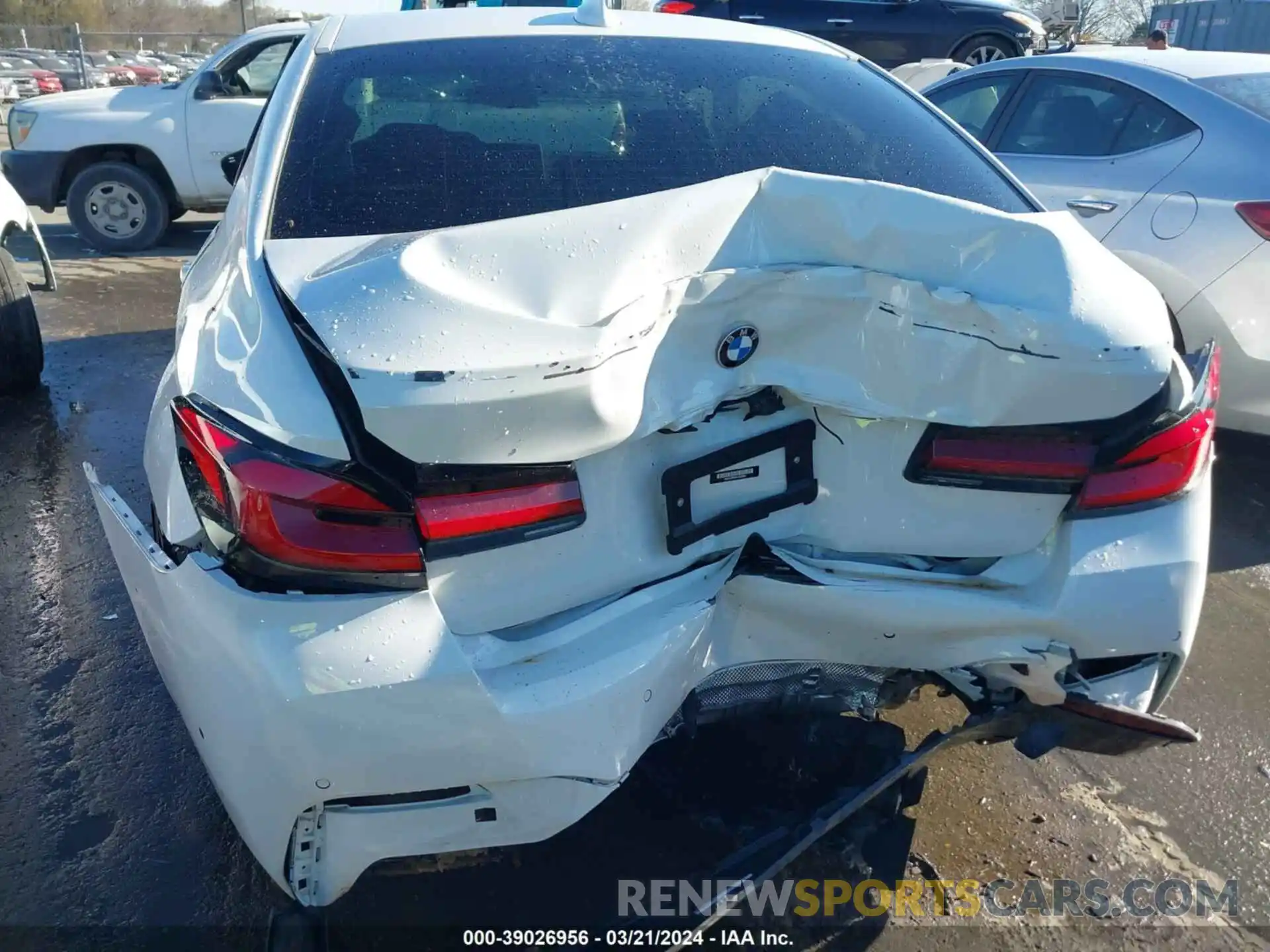 18 Photograph of a damaged car WBA13BK04PCN05808 BMW M550 2023