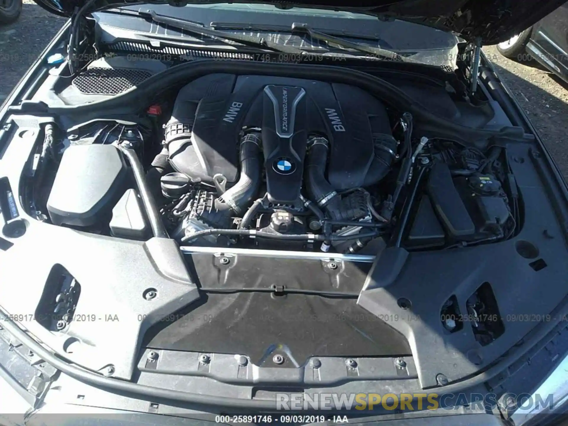 10 Photograph of a damaged car WBAJB9C53KB288014 BMW M550XI 2019