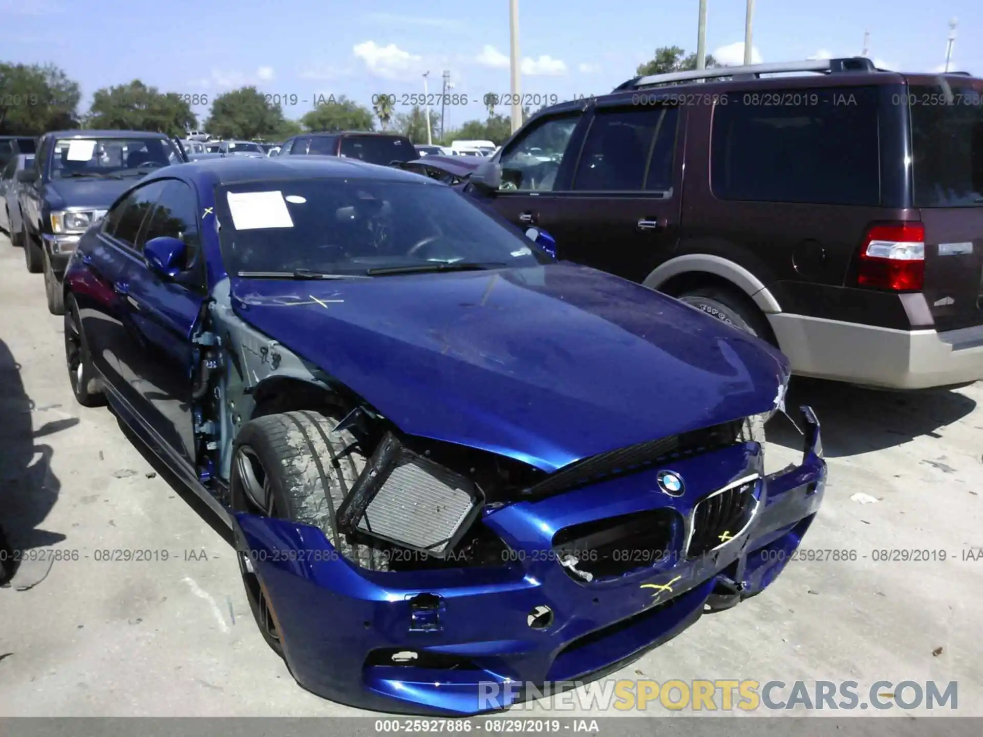 1 Photograph of a damaged car WBS6E9C51KG808383 BMW M6 2019