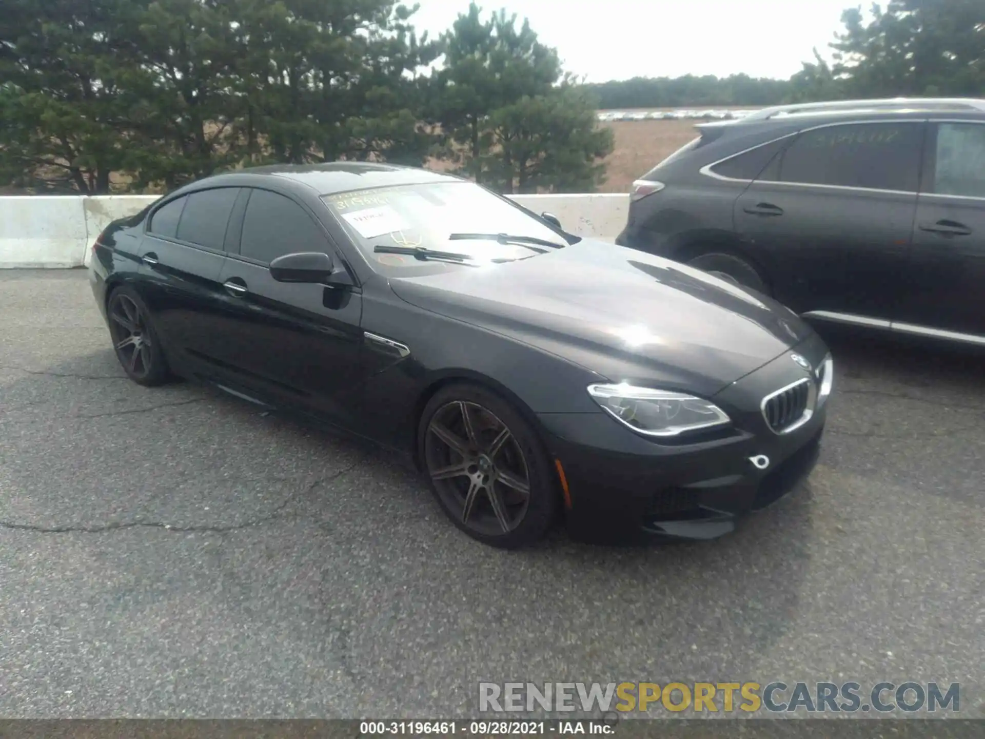 1 Photograph of a damaged car WBS6E9C58KG808459 BMW M6 2019