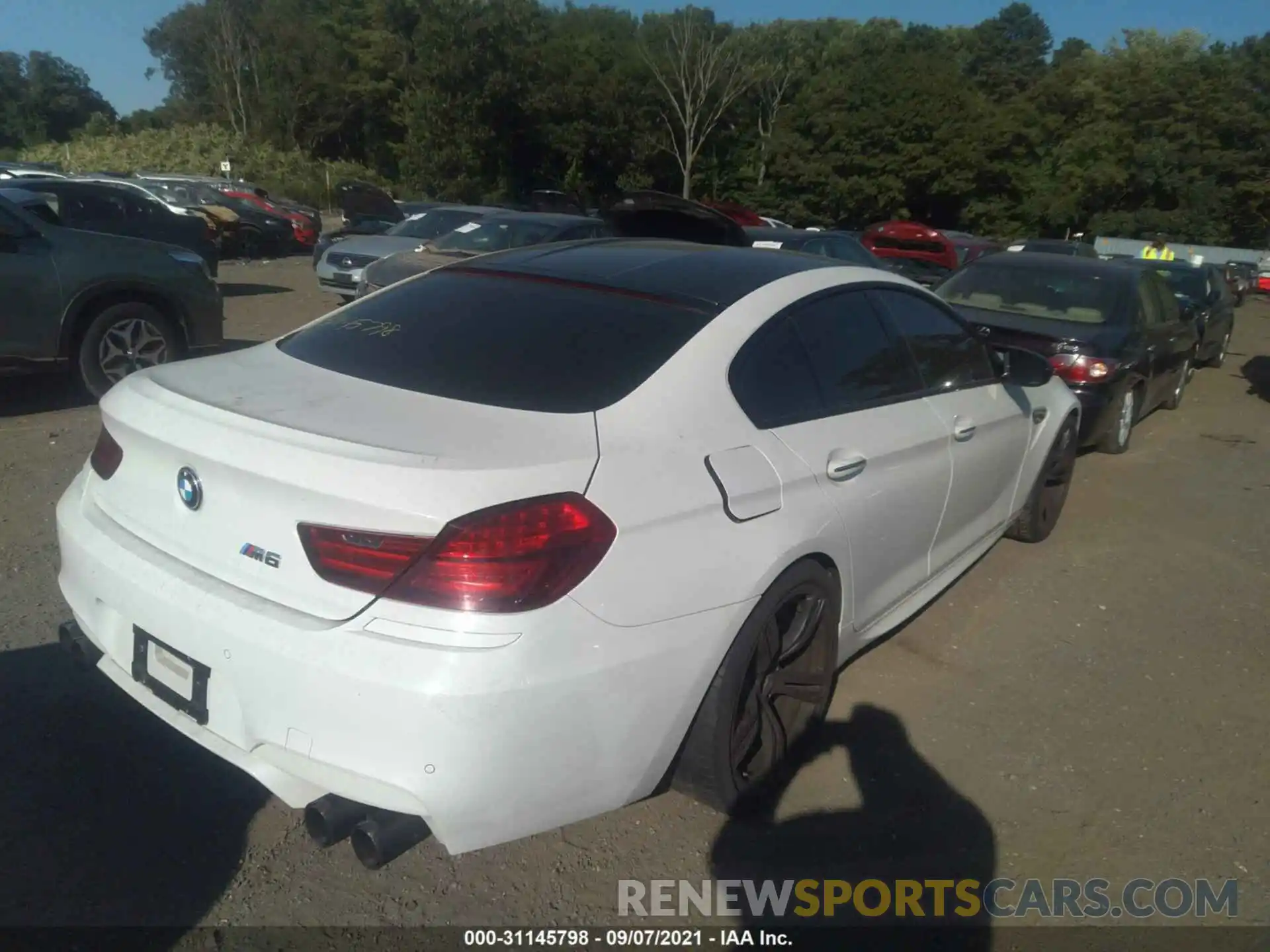 4 Photograph of a damaged car WBS6E9C58KG808476 BMW M6 2019