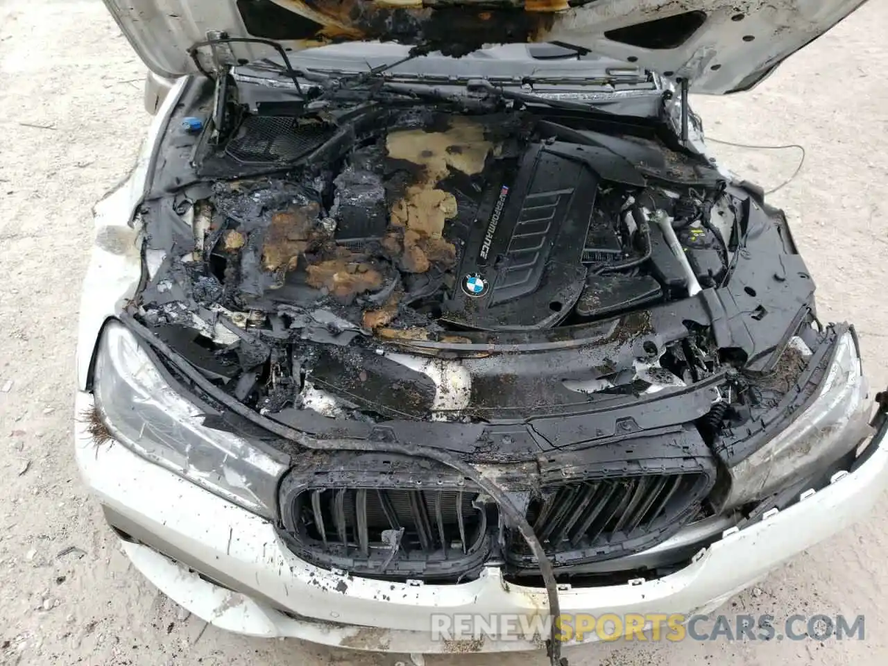 7 Photograph of a damaged car WBA7H6C5XKG615101 BMW M7 2019