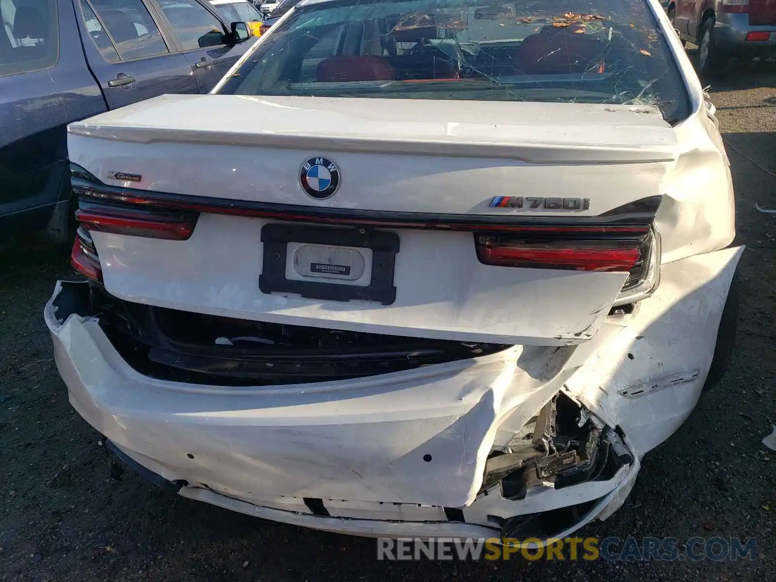 9 Photograph of a damaged car WBA7U6C03LBM62995 BMW M7 2020