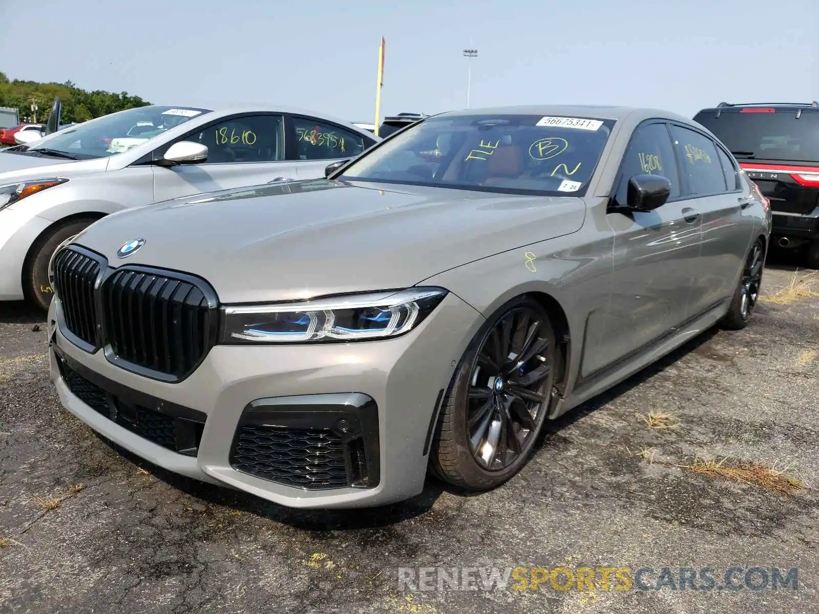 2 Photograph of a damaged car WBA7U6C0XLBM62959 BMW M7 2020