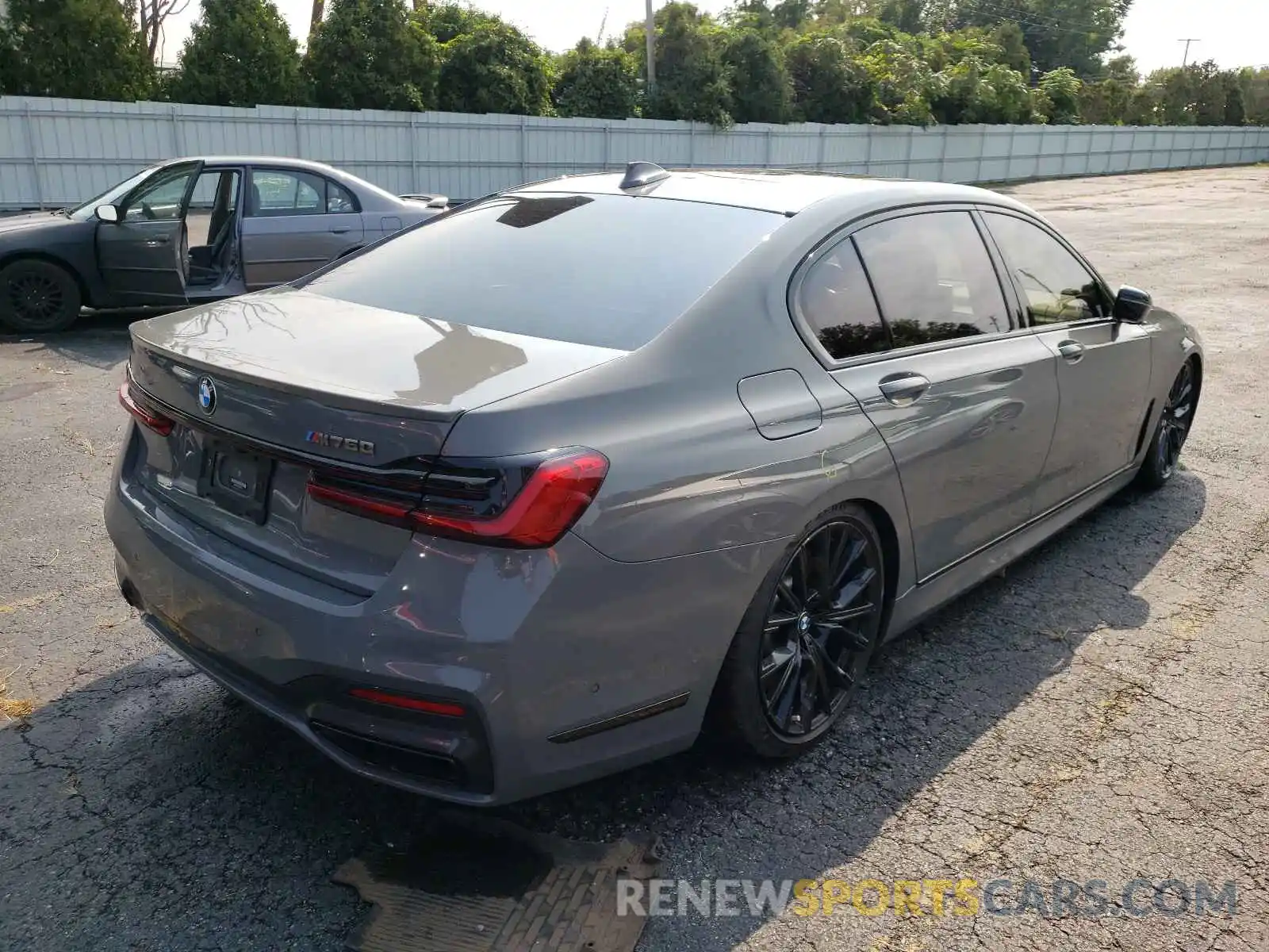 4 Photograph of a damaged car WBA7U6C0XLBM62959 BMW M7 2020