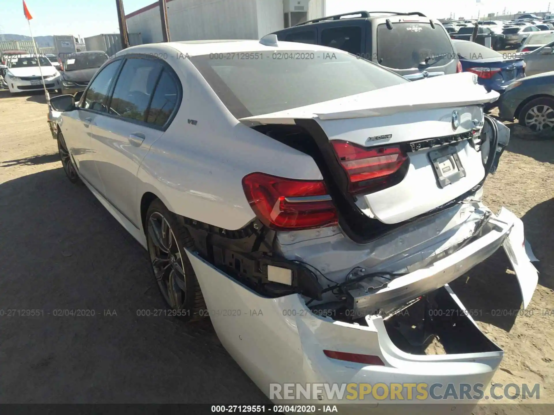 3 Photograph of a damaged car WBA7H6C58KG615128 BMW M760 2019