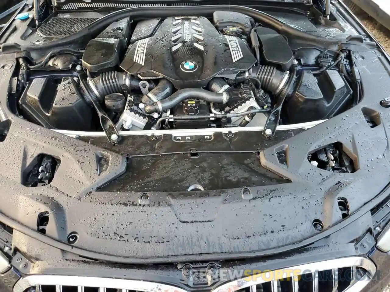 7 Photograph of a damaged car WBABC4C50KBU96565 BMW M8 2019