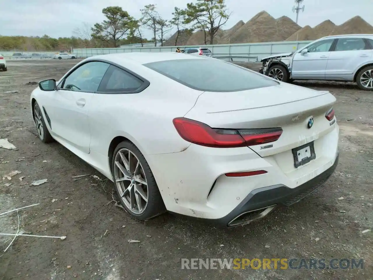 3 Photograph of a damaged car WBABC4C56KBU96540 BMW M8 2019