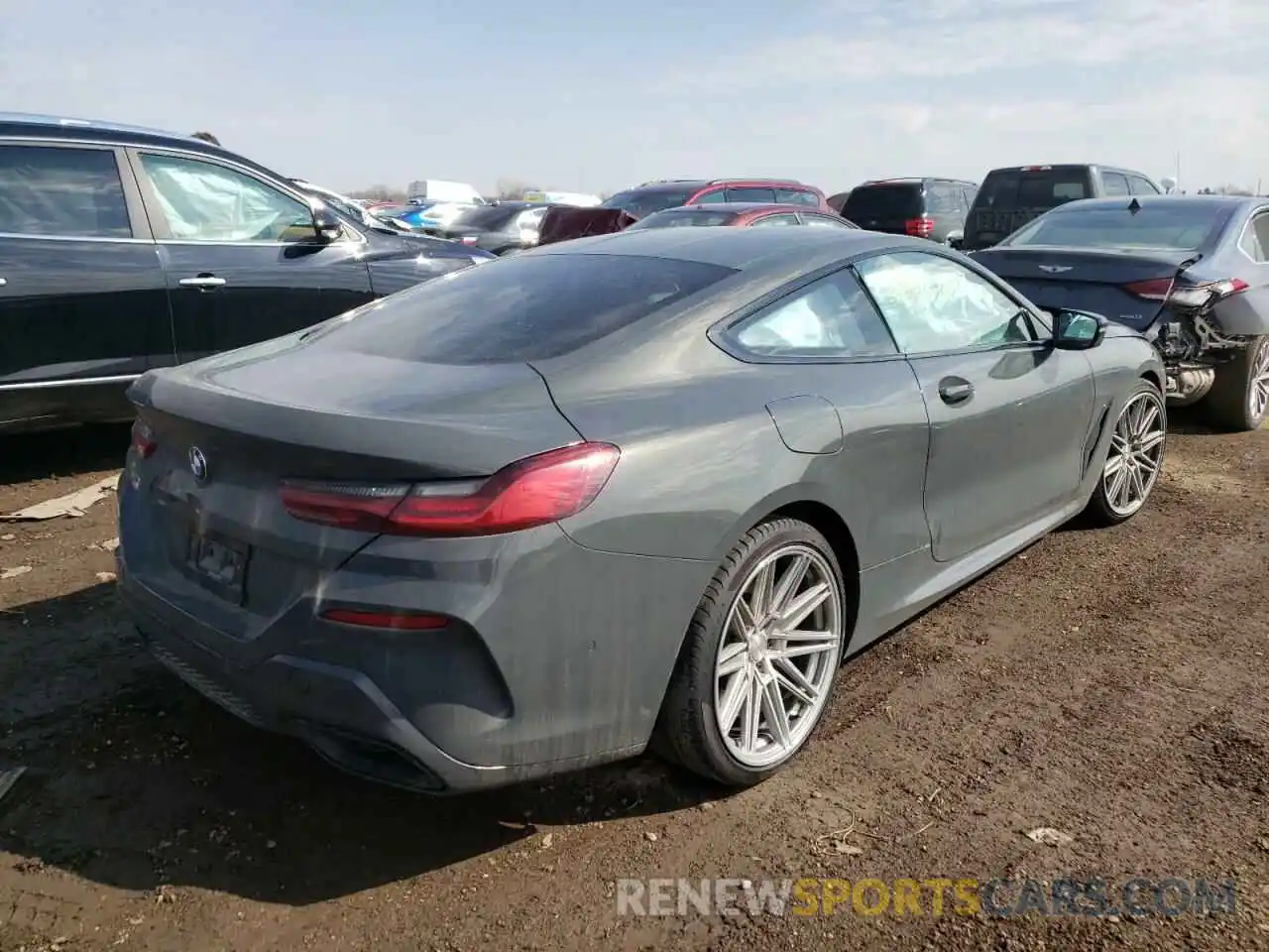 4 Photograph of a damaged car WBABC4C5XKBU96072 BMW M8 2019