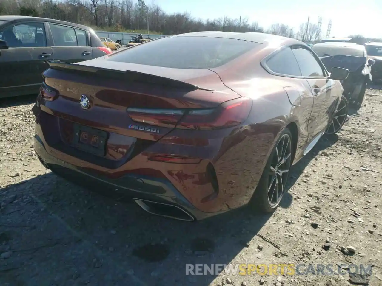 4 Photograph of a damaged car WBABC4C5XKBU96279 BMW M8 2019