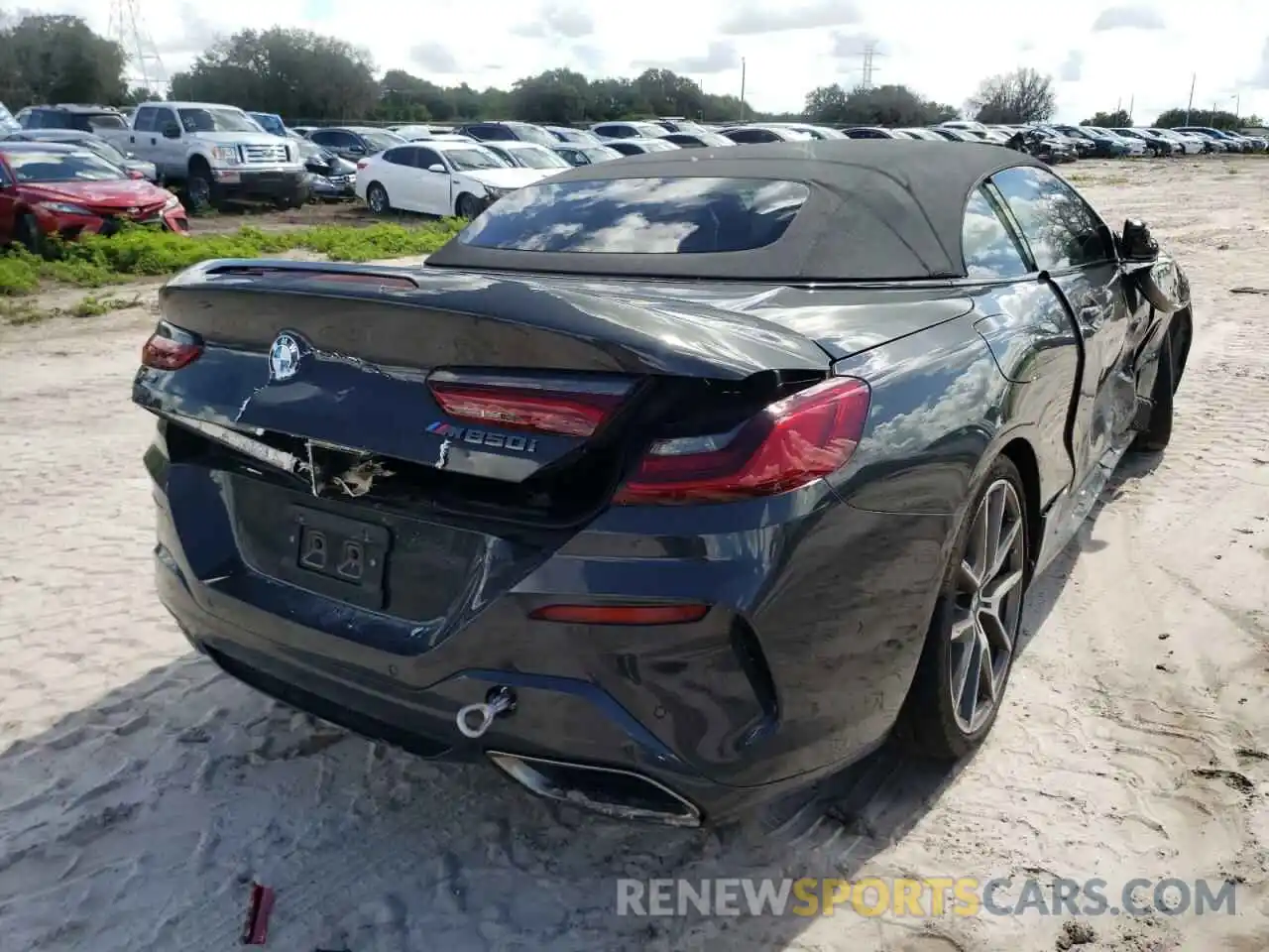 4 Photograph of a damaged car WBAFY4C52KBX29574 BMW M8 2019