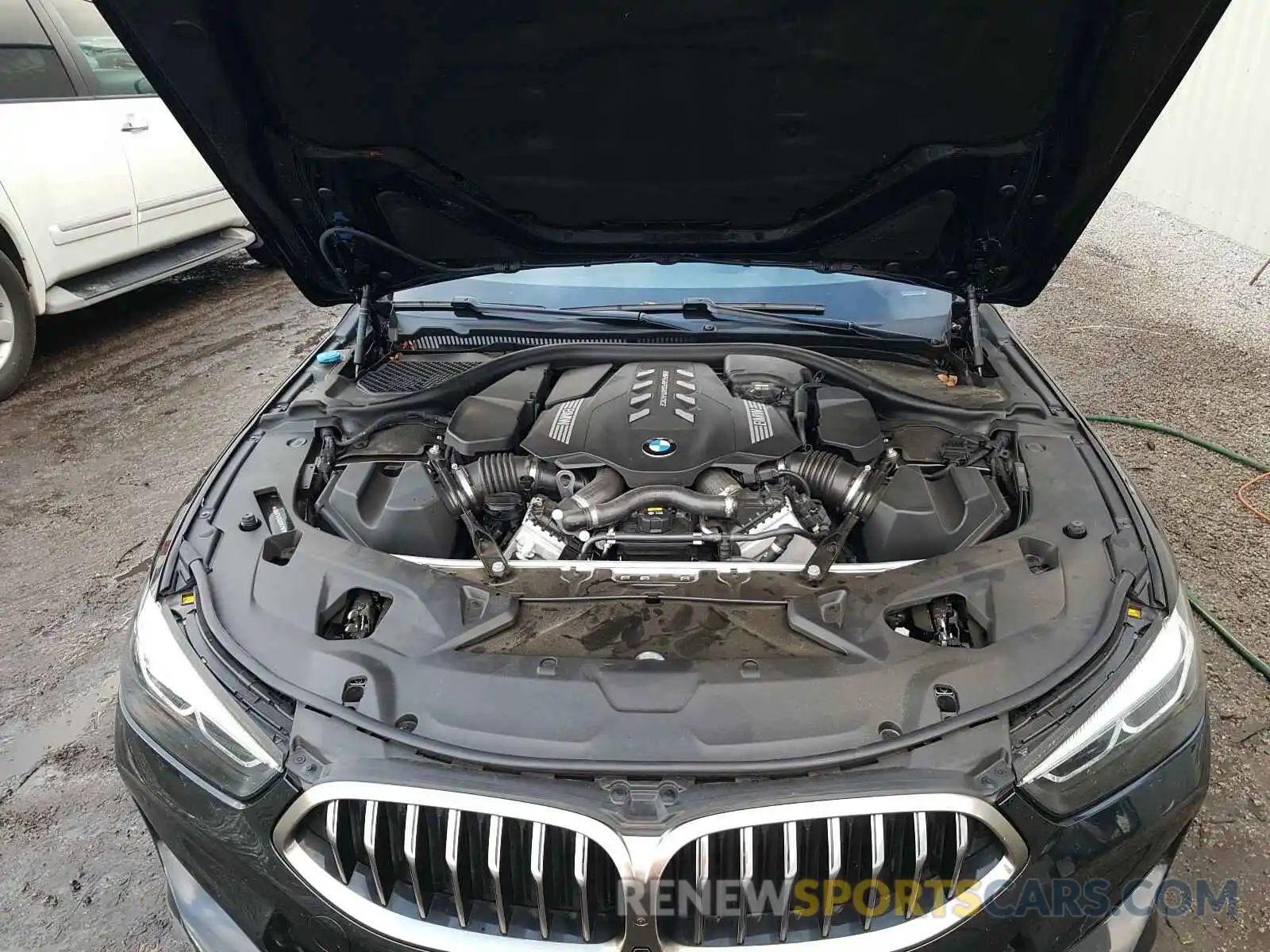 7 Photograph of a damaged car WBAFY4C52KBX29817 BMW M8 2019