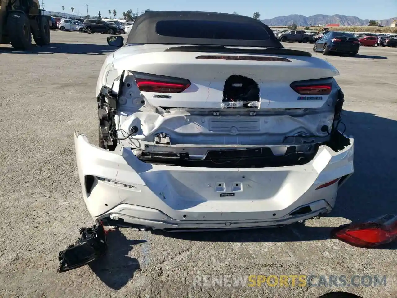 9 Photograph of a damaged car WBAFY4C5XKBX39026 BMW M8 2019